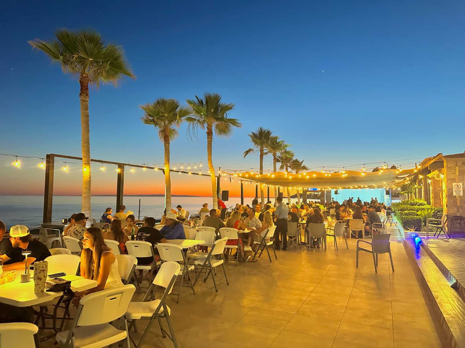 Terraza de Puesta del Sol al atardecer
