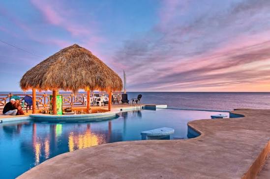 Manny's Beach Club en la zona del Mirador Puerto Peñasco